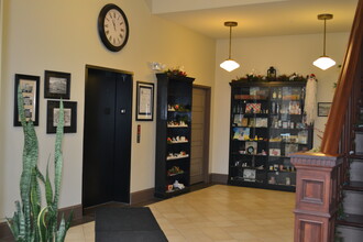 215 S Main St, Council Bluffs, IA for lease Lobby- Image 1 of 3