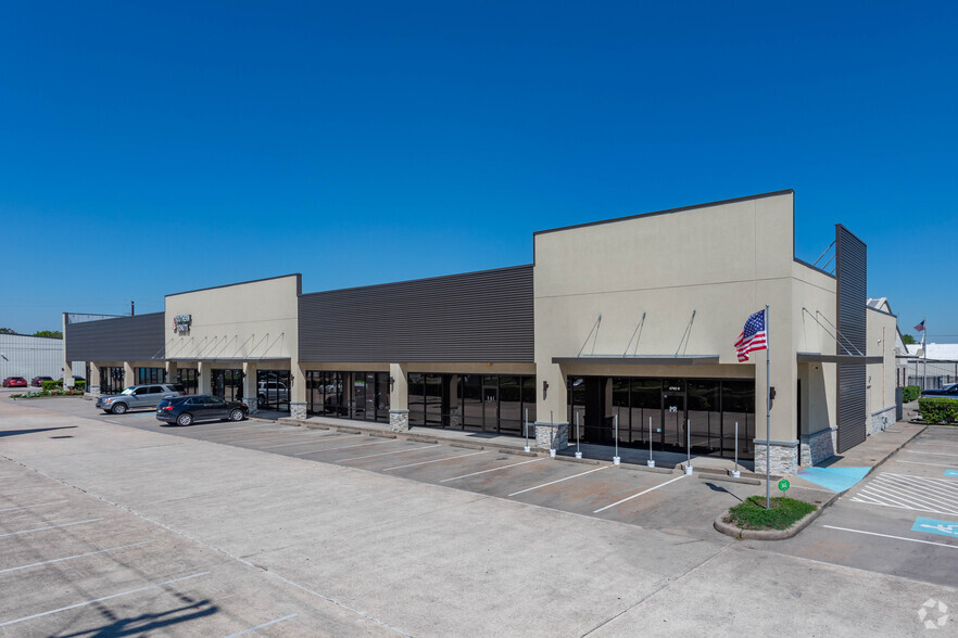 4740 Dacoma St, Houston, TX for lease - Building Photo - Image 1 of 5