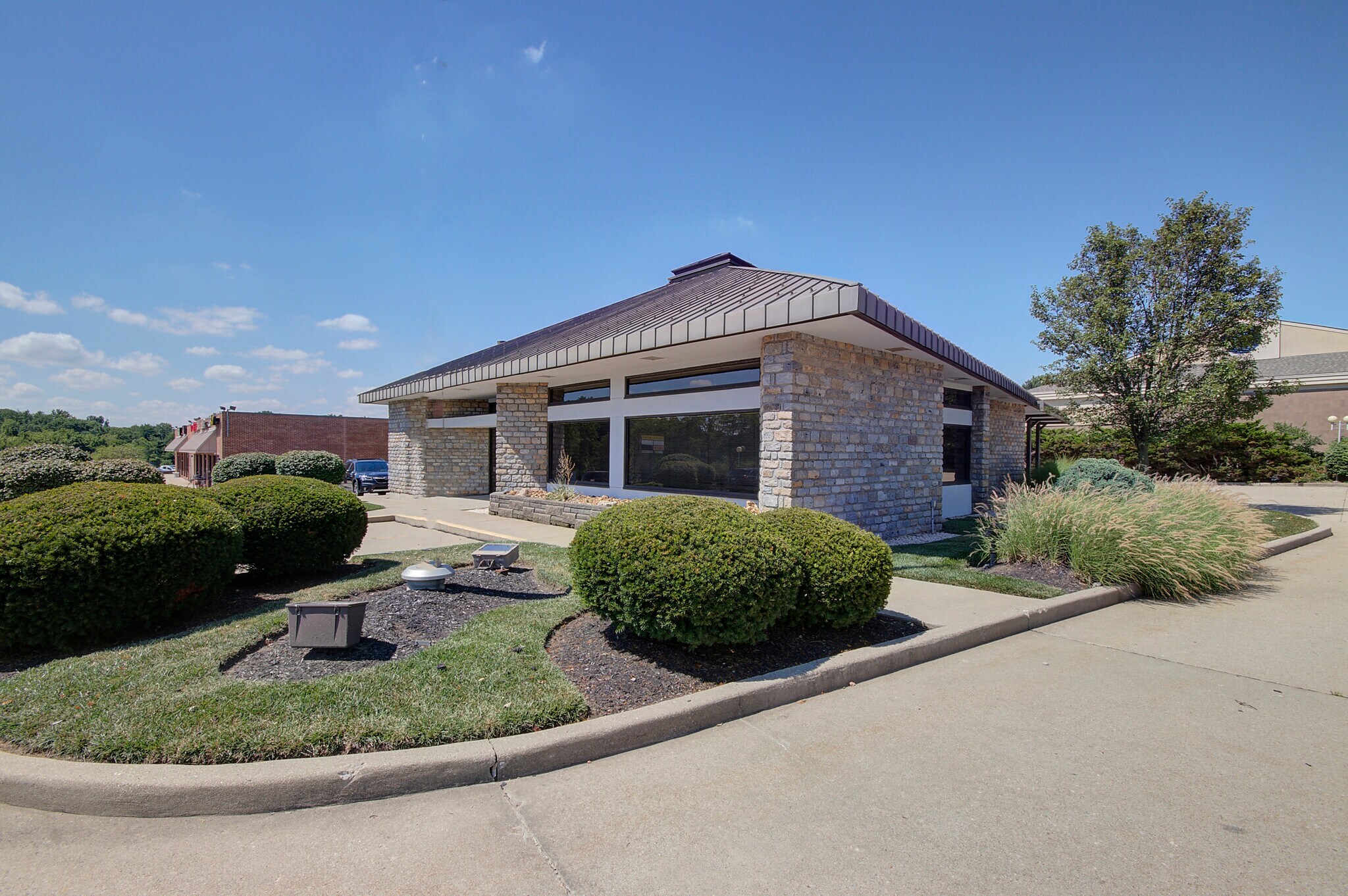 160 Barnwood Dr, Fort Mitchell, KY for sale Building Photo- Image 1 of 1