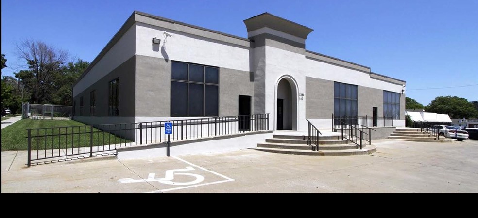 1330 Brush Creek Blvd, Kansas City, MO for sale - Building Photo - Image 1 of 1