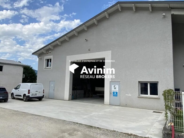 Flex in Noyarey for sale - Building Photo - Image 1 of 15