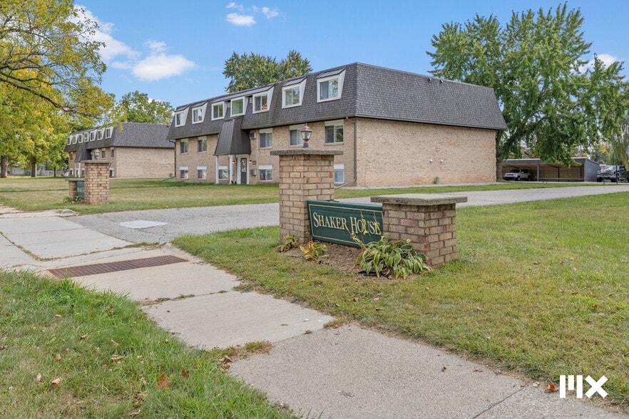 757 W Shepherd St, Charlotte, MI for sale - Building Photo - Image 3 of 46