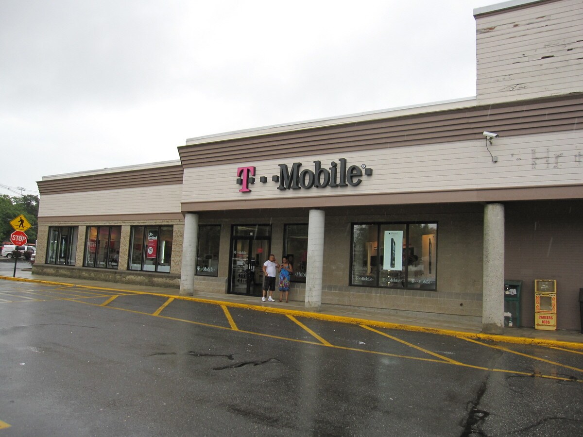 6973 Winthrop Ave, Lawrence, MA, 01843 Retail Space For Lease