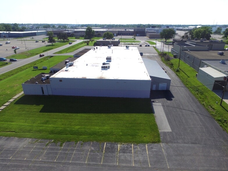 1530 Progress Rd, Fort Wayne, IN for sale - Building Photo - Image 3 of 12