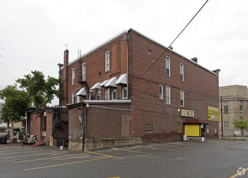 900-904 Penn Ave, Turtle Creek, PA for lease - Building Photo - Image 2 of 3