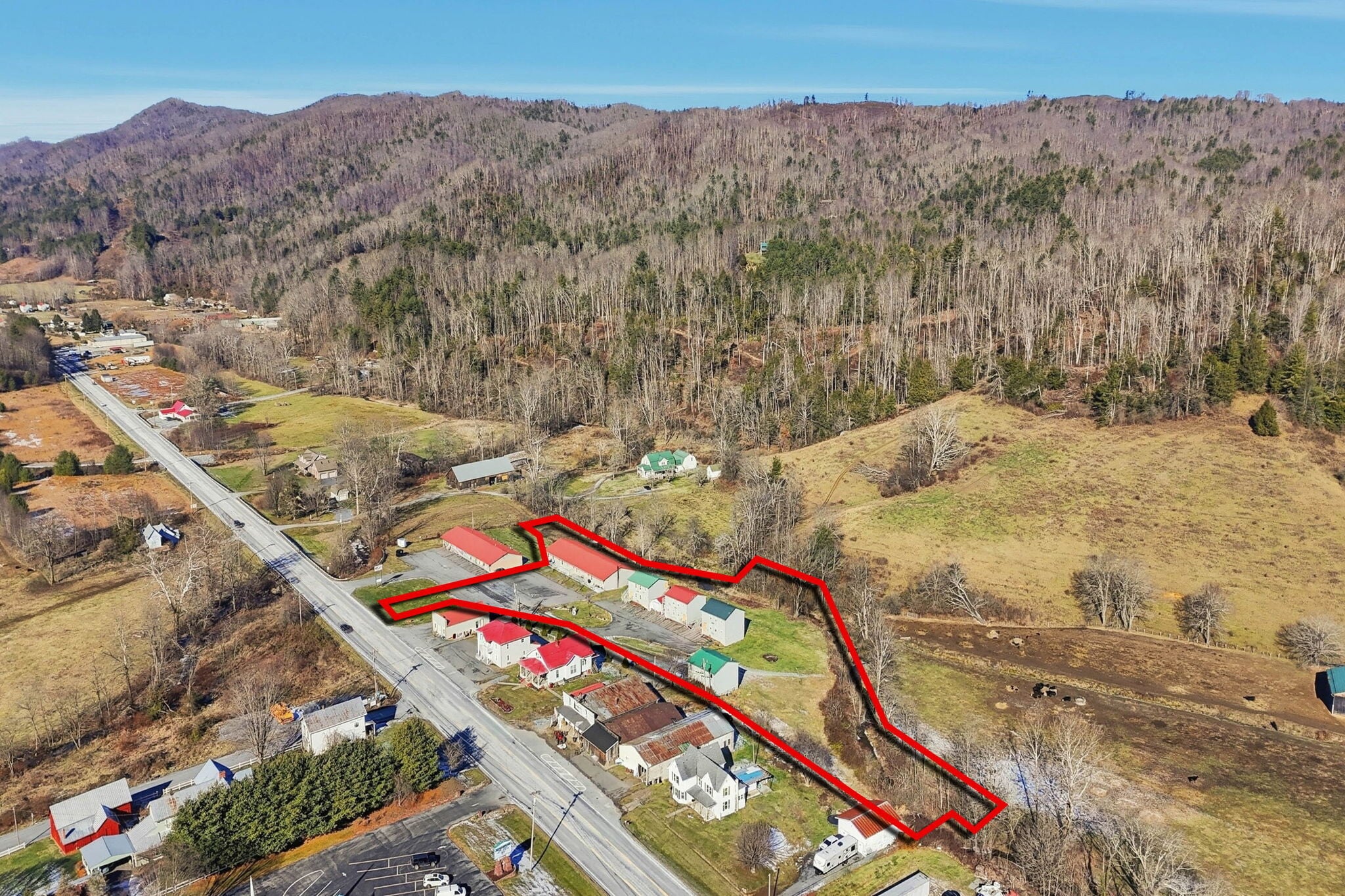 107 Eddie Ln, Roan Mountain, TN for sale Primary Photo- Image 1 of 68