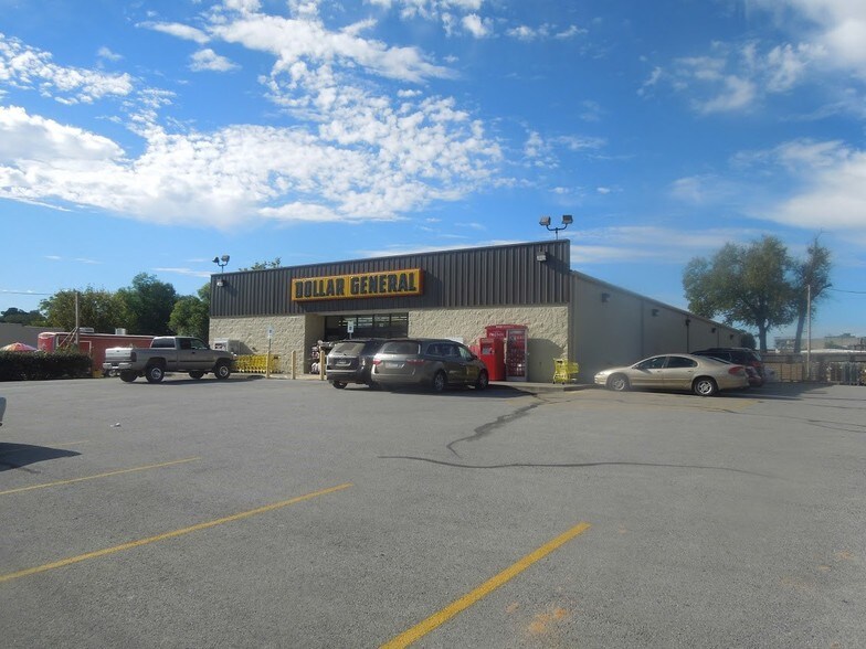 102 Eureka Ave, Berryville, AR for sale - Primary Photo - Image 1 of 1