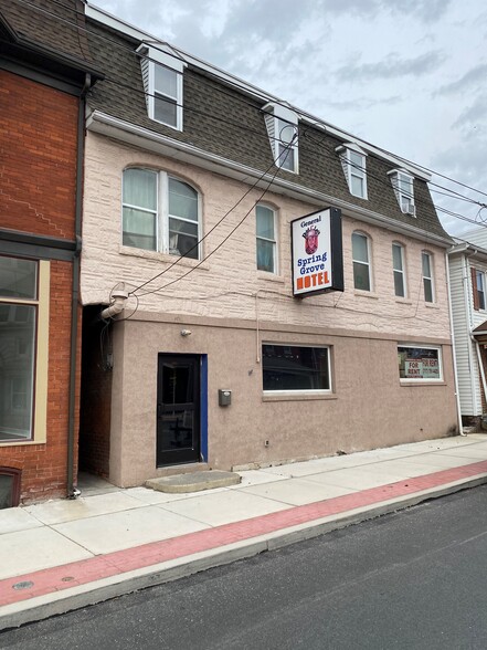 128 S Main St, Spring Grove, PA for lease - Building Photo - Image 1 of 13