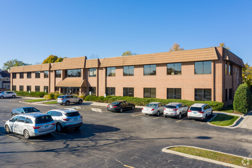 355 W Dundee Rd, Buffalo Grove, IL for lease - Building Photo - Image 2 of 12