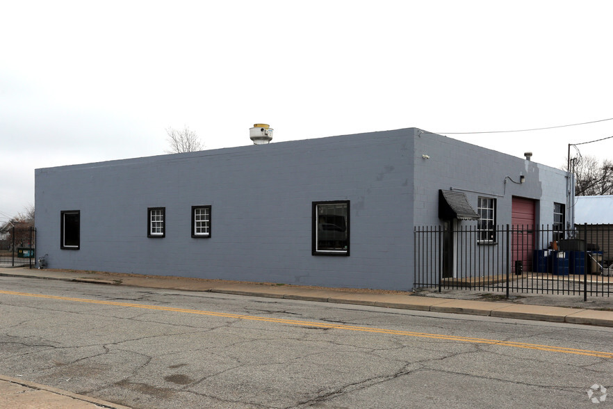 2124 E Admiral Blvd, Tulsa, OK for lease - Building Photo - Image 2 of 3