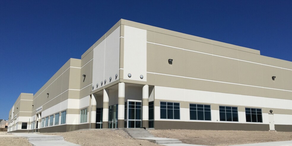 7007 Fairgrounds Pky, San Antonio, TX for lease - Building Photo - Image 1 of 3