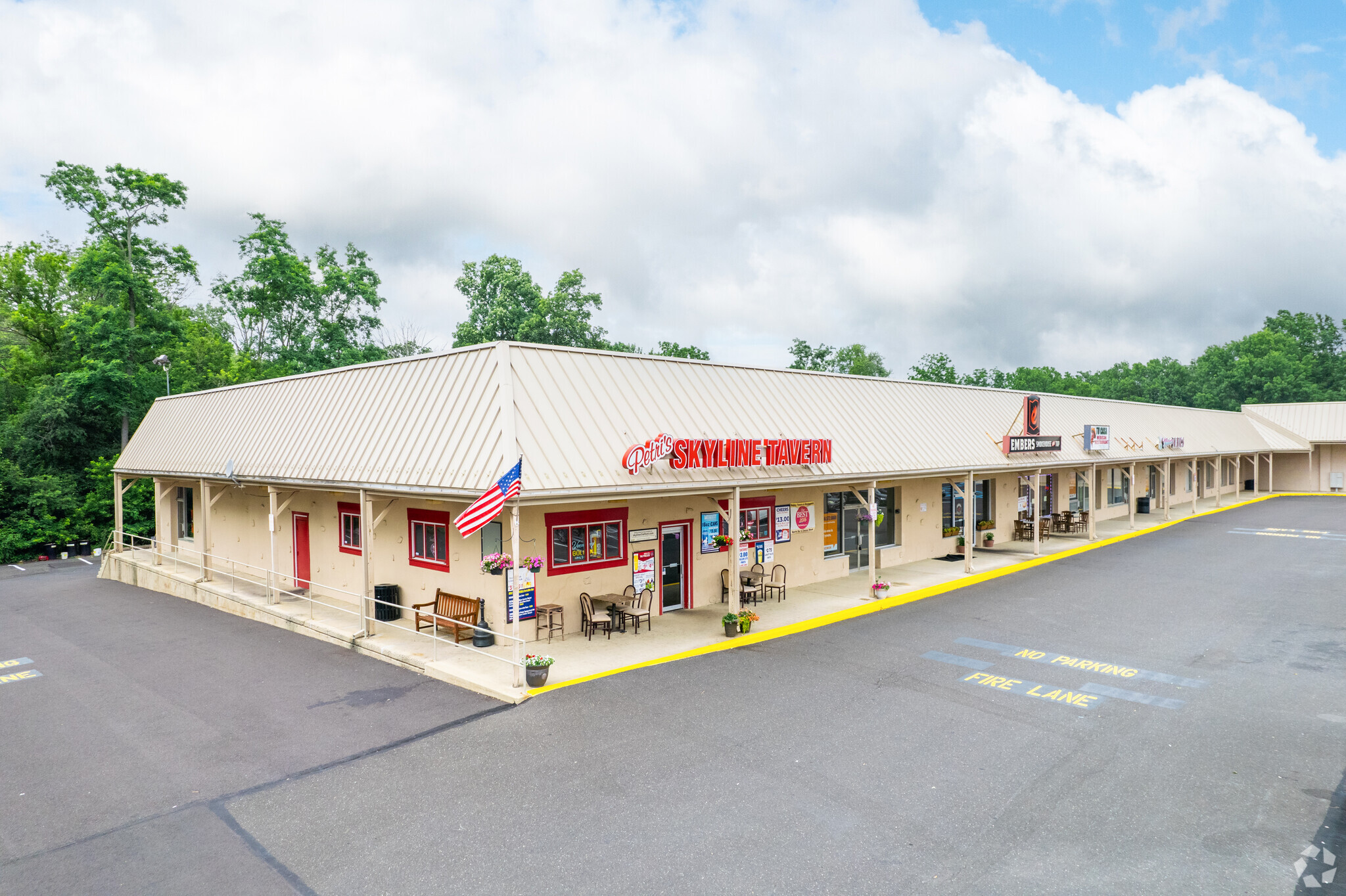 219-241 W Butler Ave, Chalfont, PA for lease Building Photo- Image 1 of 6