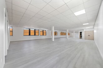 21316 39th Ave, Bayside, NY for lease Interior Photo- Image 1 of 2