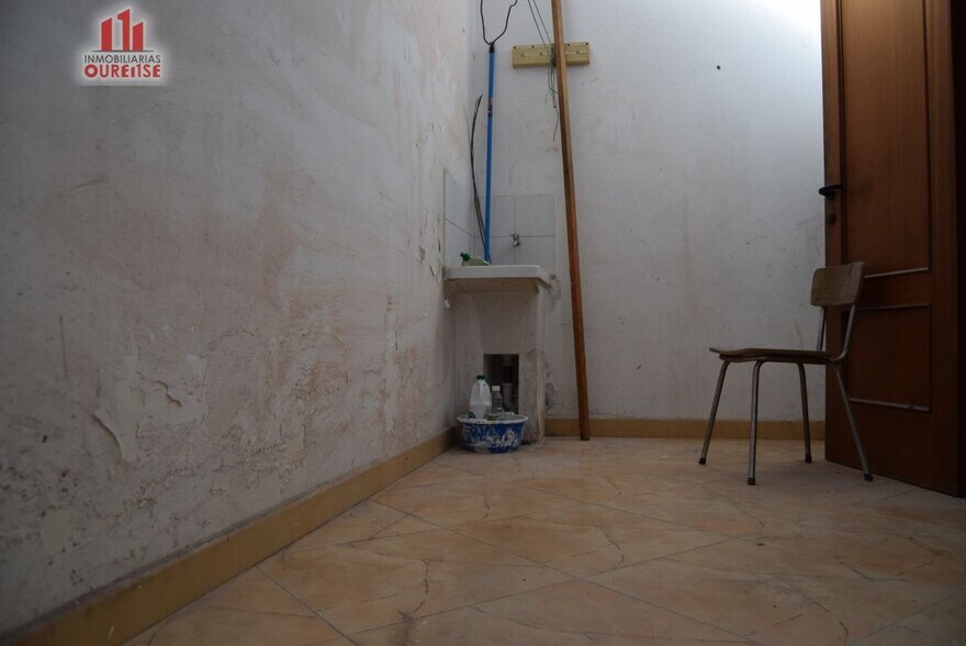 Retail in Ourense, Orense for lease - Building Photo - Image 3 of 7