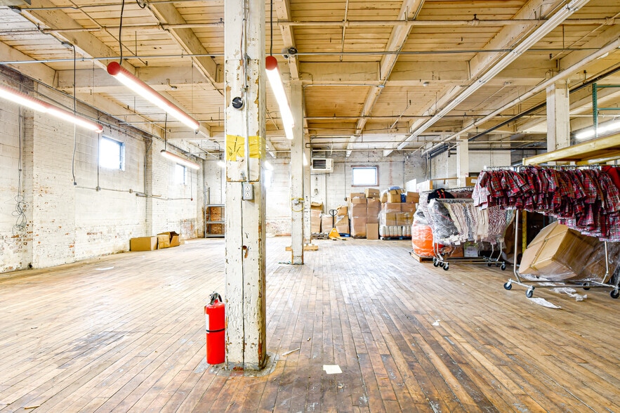 2 Aspen Pl, Passaic, NJ for lease - Interior Photo - Image 3 of 54