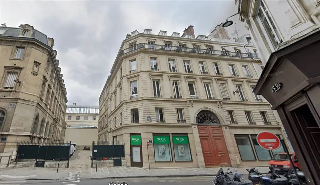 Office in Paris for lease Building Photo- Image 1 of 6