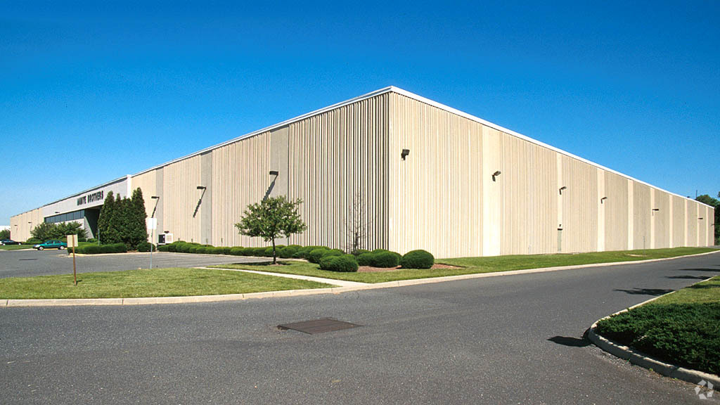 300-390 Mac Ln, Keasbey, NJ for lease Building Photo- Image 1 of 5