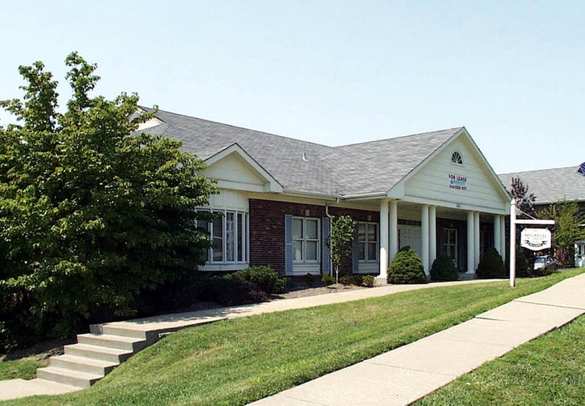 1821 Sherman Dr, Saint Charles, MO for sale - Primary Photo - Image 1 of 14