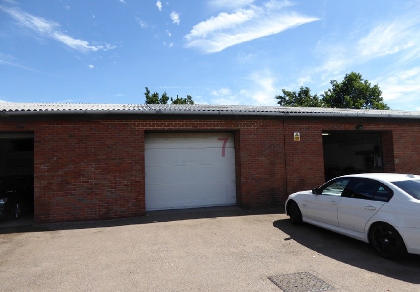 Longford Rd, Cannock for lease - Primary Photo - Image 1 of 1