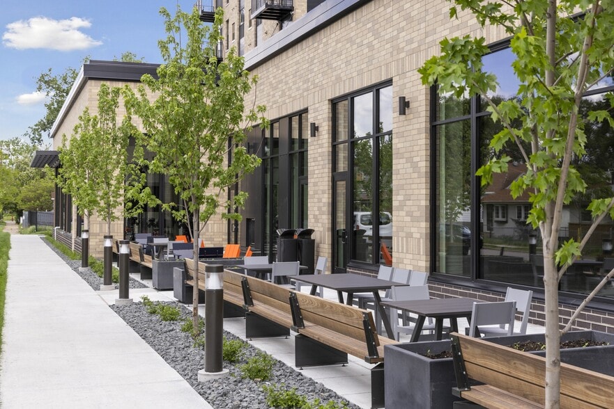 2301 NE California St, Minneapolis, MN for lease - Building Photo - Image 2 of 41