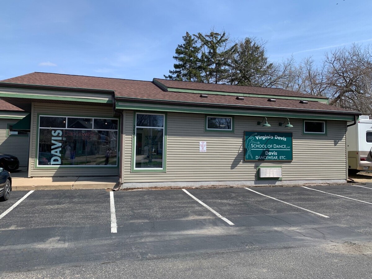 2037 Sherman Ave, Madison, WI 53704