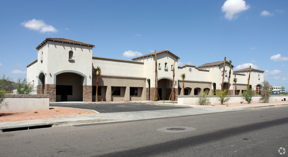 2103 W Parkside Ln, Phoenix, AZ for lease - Building Photo - Image 2 of 5