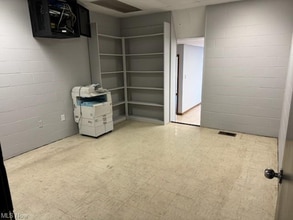 2055 Greif Rd, Zanesville, OH for lease Interior Photo- Image 2 of 5