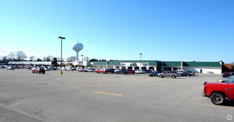 1401-1463 N Main St, Suffolk, VA for lease - Building Photo - Image 2 of 12