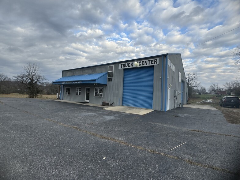 2229 Bradford Hicks Dr, Livingston, TN for sale - Building Photo - Image 2 of 67