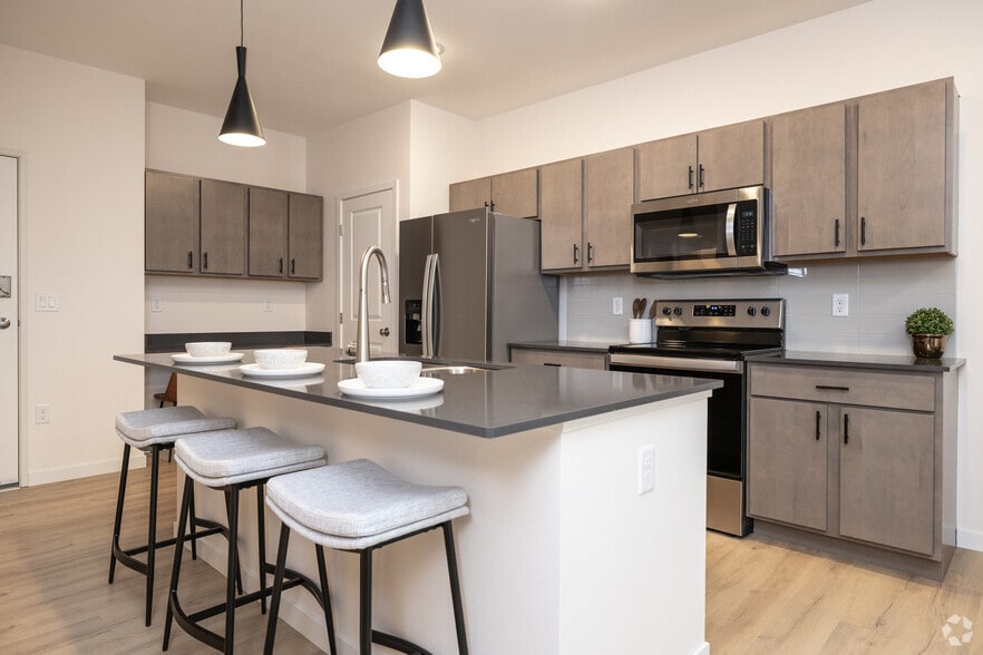 3252 6th St W, West Fargo, ND for lease - Interior Photo - Image 2 of 64