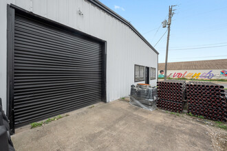 403 Industrial Blvd, Austin, TX for lease Building Photo- Image 1 of 4