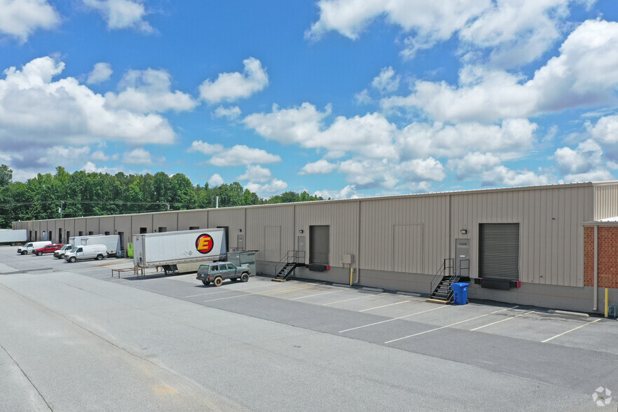 1349 S Park Dr, Kernersville, NC for lease - Building Photo - Image 3 of 12