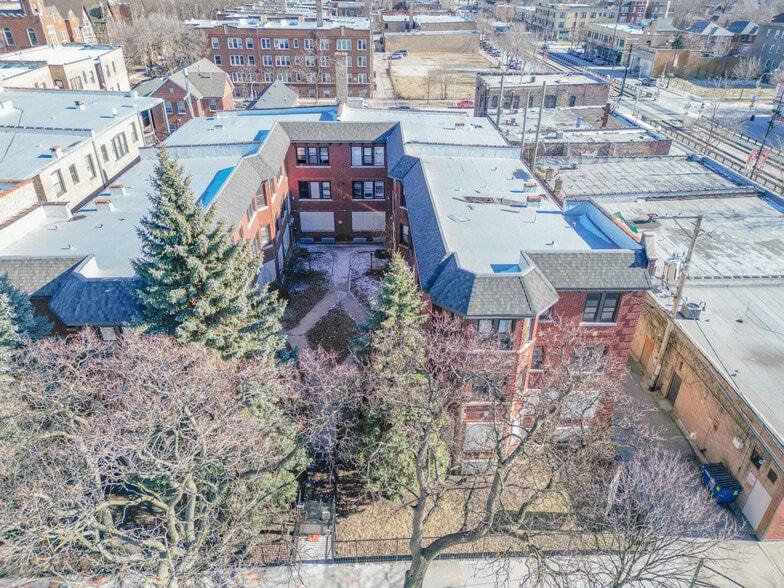 Two Buildings, 41 units portfolio of 2 properties for sale on LoopNet.com - Building Photo - Image 2 of 6