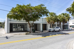 323-329 Central Ave, Sarasota FL - Storefront Property