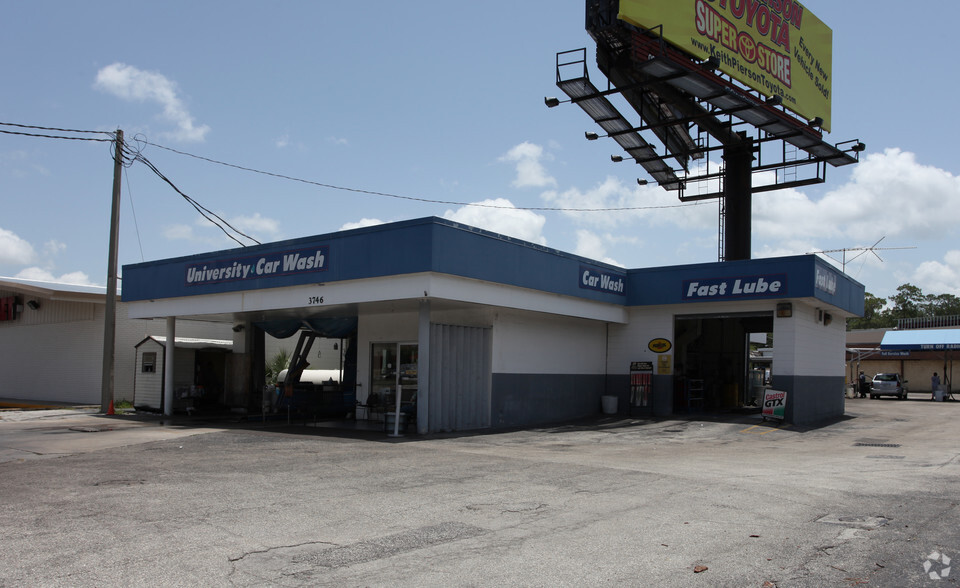 3746 University Blvd W, Jacksonville, FL for lease - Primary Photo - Image 3 of 5