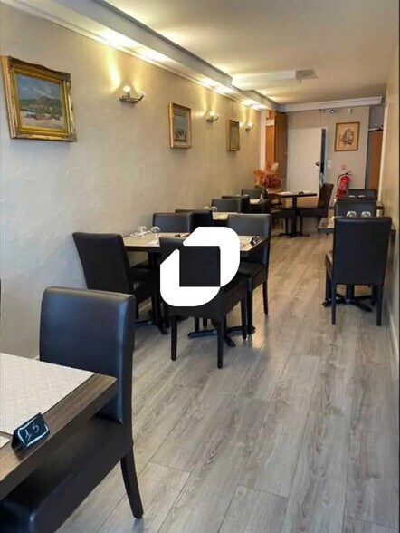 Retail in Corbeil-Essonnes for sale - Interior Photo - Image 3 of 3