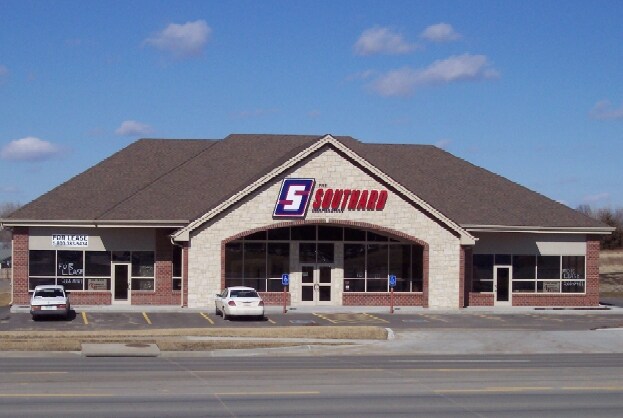 5844 Huntoon St, Topeka, KS for sale Primary Photo- Image 1 of 1