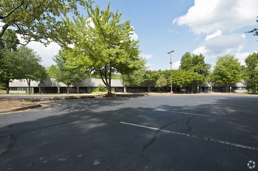 3587 Parkway Ln, Peachtree Corners, GA for sale - Building Photo - Image 3 of 13