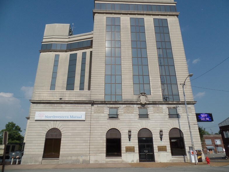 2 N Vine St, Harrisburg, IL for sale - Primary Photo - Image 1 of 1