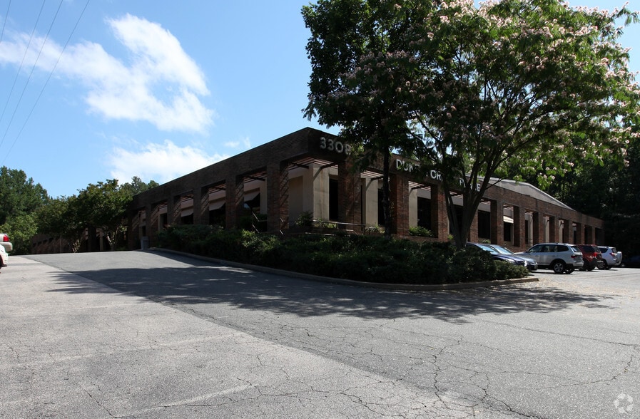 3308 Durham Chapel Hill Blvd, Durham, NC for lease - Building Photo - Image 3 of 9