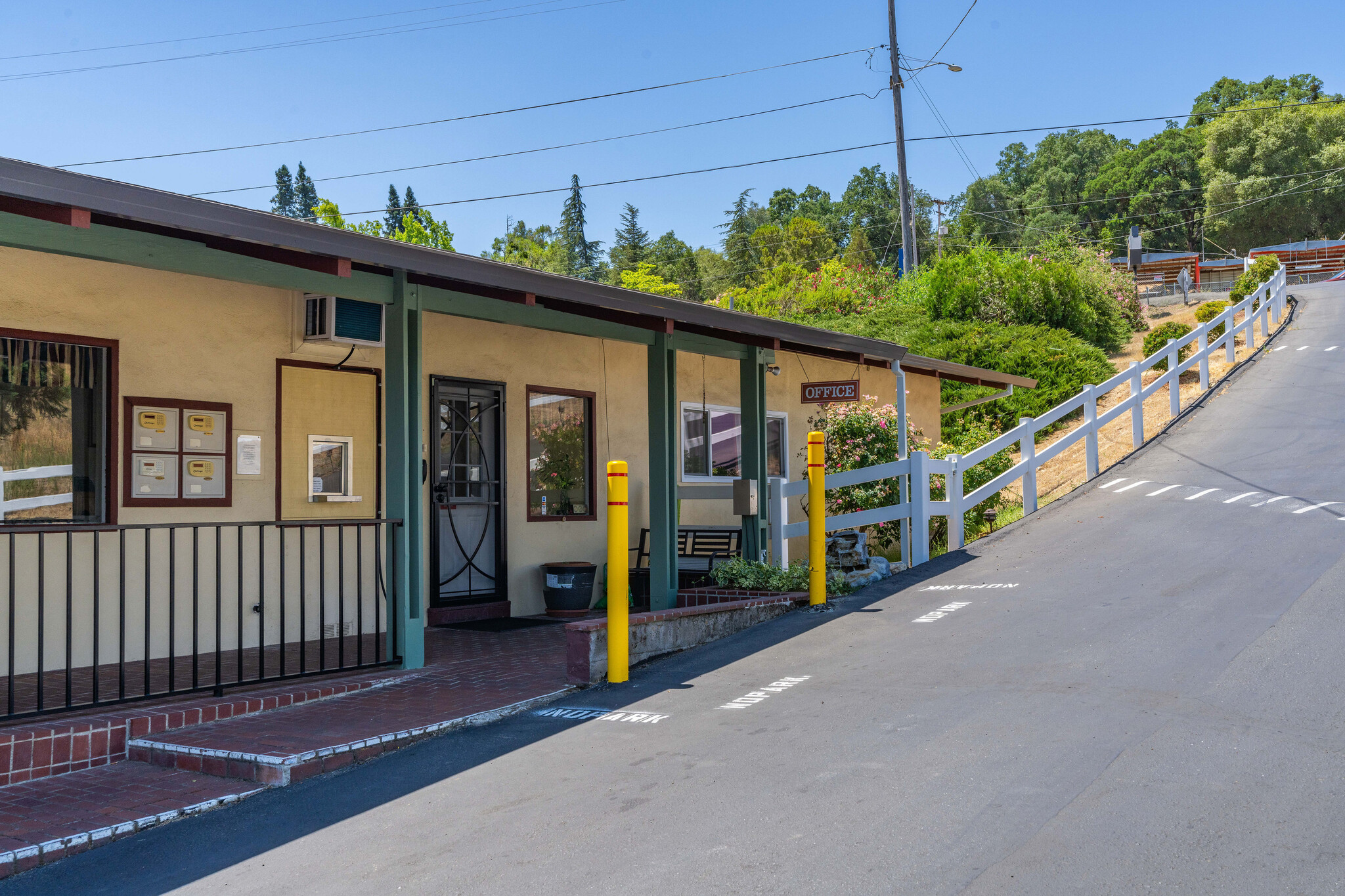 850 N State Highway 88, Jackson, CA 95642 - The Jackson Lodge | LoopNet