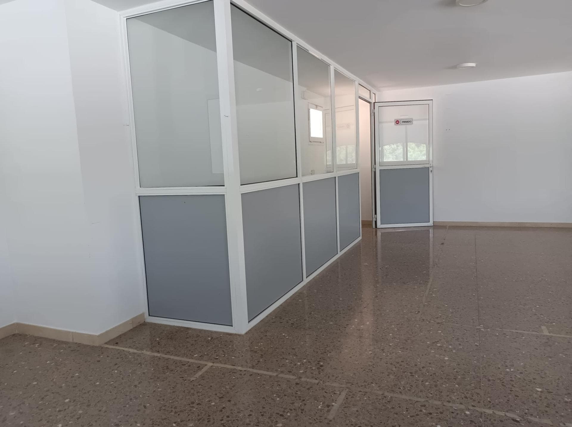 Retail in Terrassa, Barcelona for lease Interior Photo- Image 1 of 3