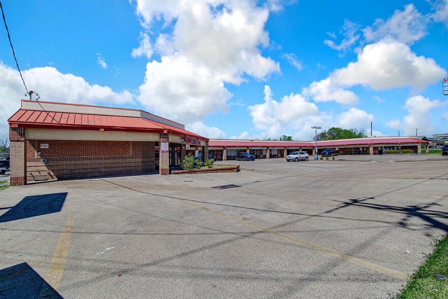 138 S Bowen Rd, Arlington, TX for sale - Building Photo - Image 2 of 4