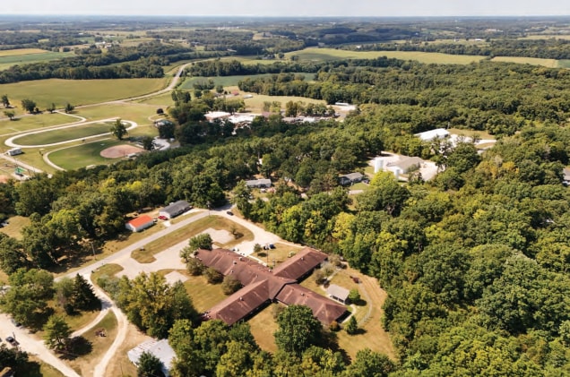 111 Duncan Mansion Dr, Silex, MO for sale - Primary Photo - Image 2 of 2