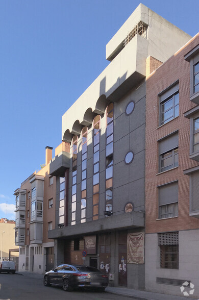 Calle Del Teniente Coronel Noreña, 37, Madrid, Madrid for lease - Building Photo - Image 2 of 8