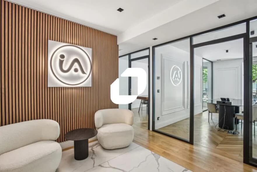 Office in Paris for sale - Lobby - Image 2 of 14