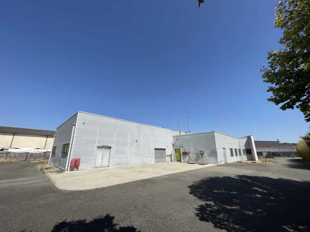 Flex in Fontenilles for sale Building Photo- Image 1 of 11