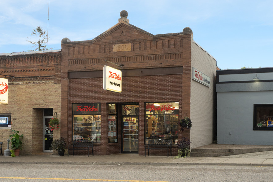 527 Main St, Henderson, MN for sale - Building Photo - Image 1 of 1