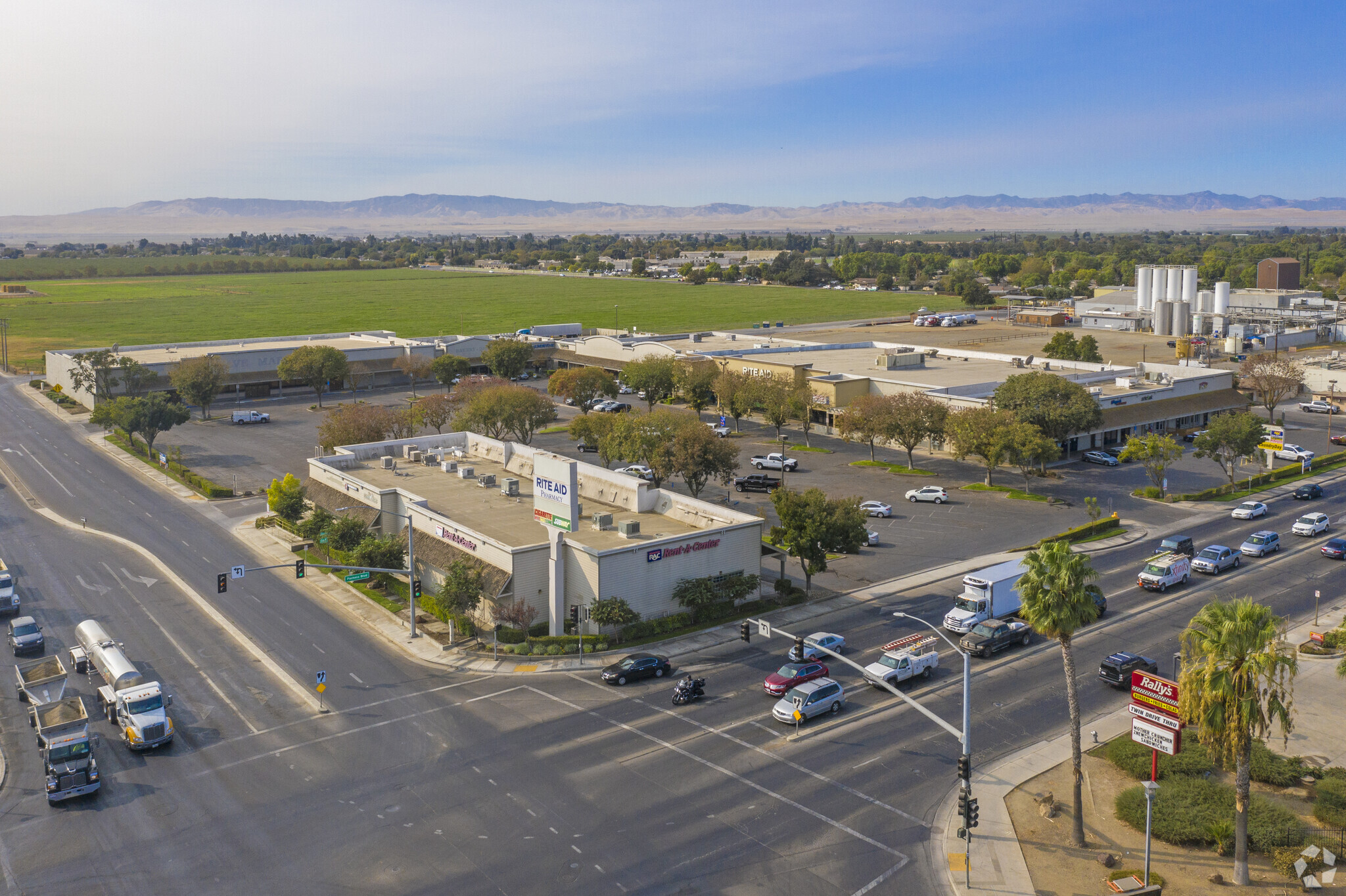 1313-1341 E Pacheco Blvd, Los Banos, CA for lease Building Photo- Image 1 of 15