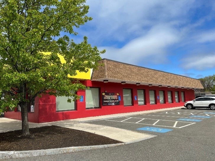 900-910 Broadway, Saugus, MA for lease - Building Photo - Image 2 of 7